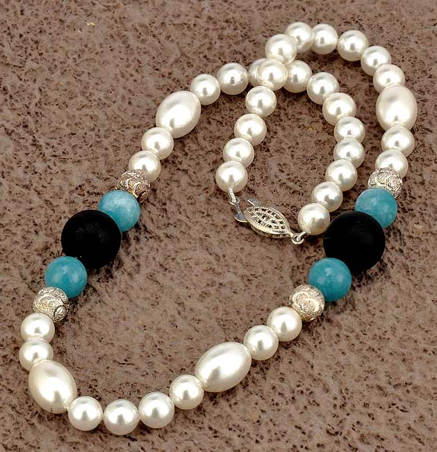 Shell Pearl Necklace with Blue Agate Stone