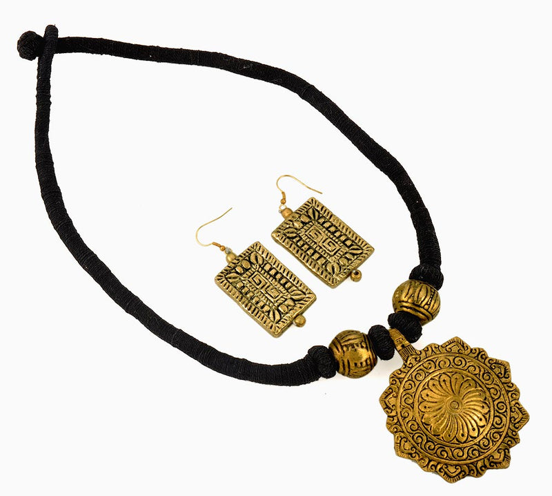 Ethnic Sutra - Necklace with Earrings
