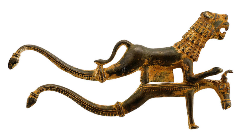 Lion and His Pray - Antique Finish Decorative Cutter